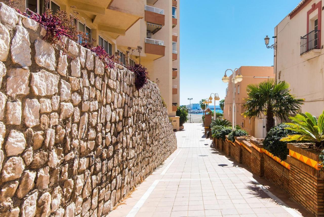 Beachfront Apartment Puerto Marina ベナルマデナ エクステリア 写真